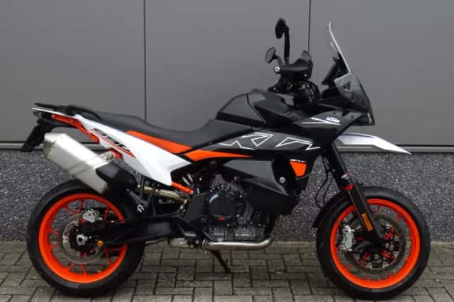 KTM 890 SMT (2023) thumbnail 1