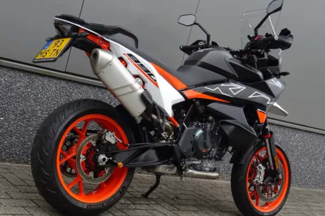 KTM 890 SMT (2023) thumbnail 3