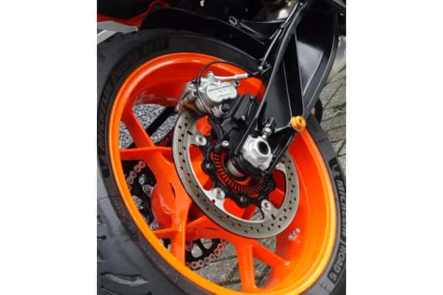 KTM 890 SMT (2023) thumbnail 6