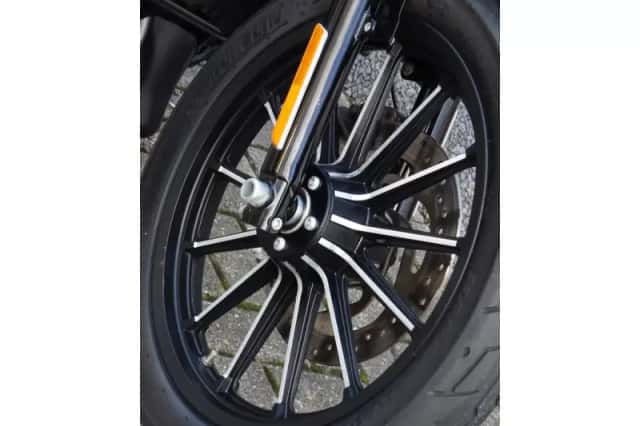 Harley-Davidson Iron 883 (2015) thumbnail 5