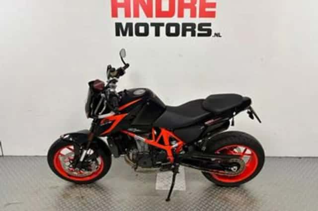 KTM 690 Duke (2017) thumbnail 4