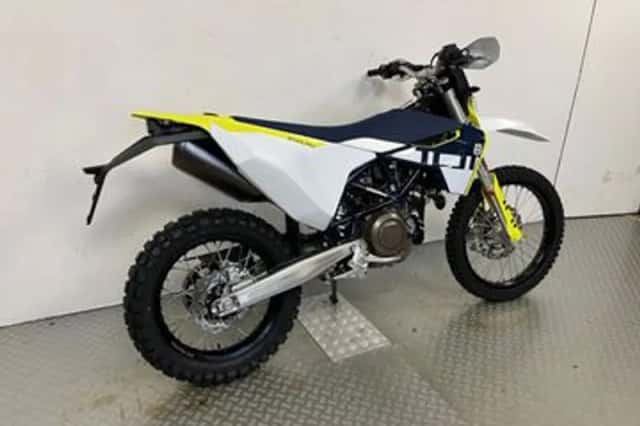 Husqvarna 701 Enduro (2024) thumbnail 2
