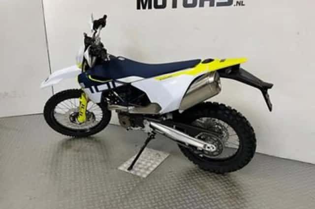 Husqvarna 701 Enduro (2024) thumbnail 6