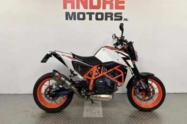 KTM 690 Duke (2015) thumbnail 1