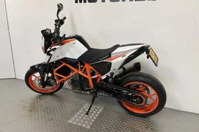 KTM 690 Duke (2015) thumbnail 5