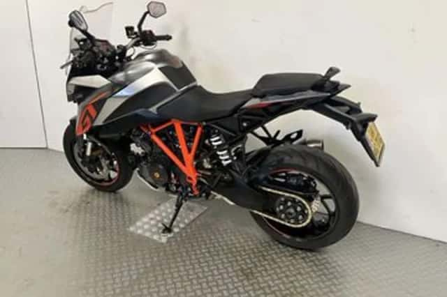 KTM 1290 Super Duke (2016) thumbnail 5