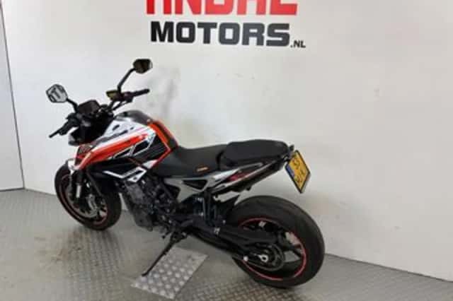 KTM 790 Duke (2019) thumbnail 6