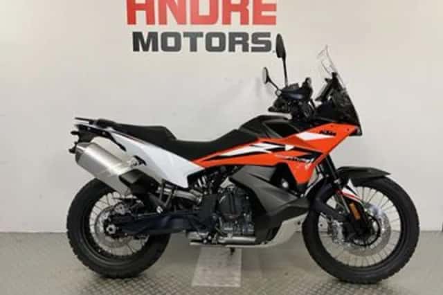 KTM 890 Adventure (2024) thumbnail 1