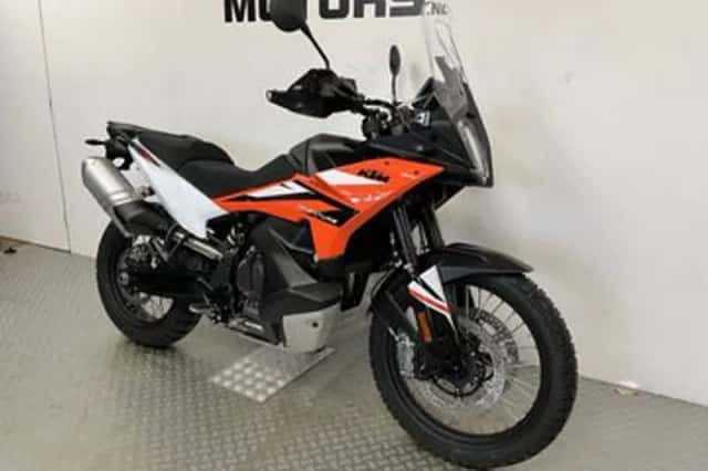KTM 890 Adventure (2024) thumbnail 2