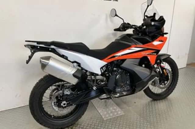 KTM 890 Adventure (2024) thumbnail 3