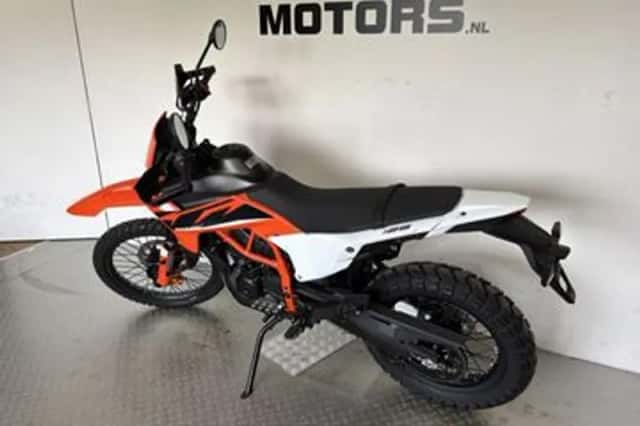 KTM 125 Enduro R (2025) thumbnail 6