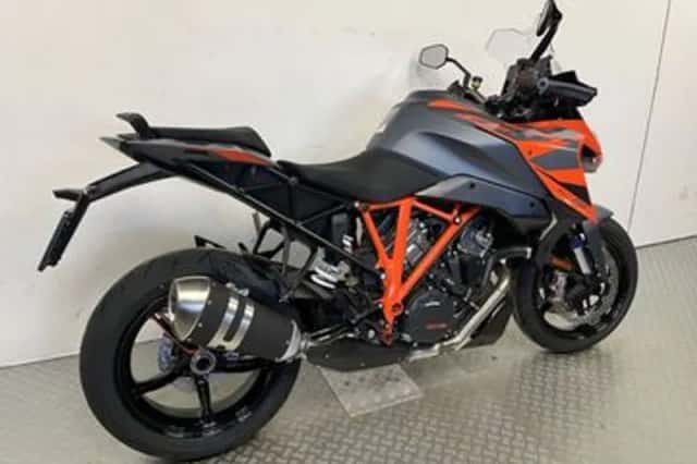 KTM 1290 Super Duke (2024) thumbnail 3