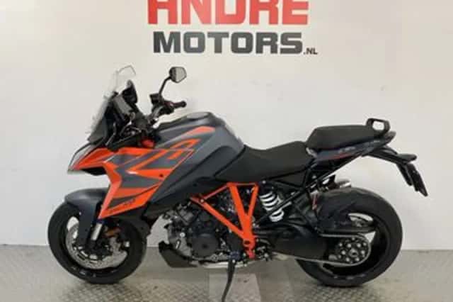 KTM 1290 Super Duke (2024) thumbnail 4