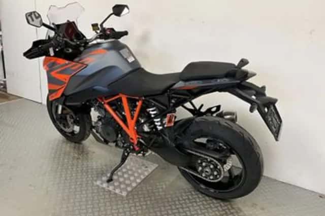 KTM 1290 Super Duke (2024) thumbnail 5