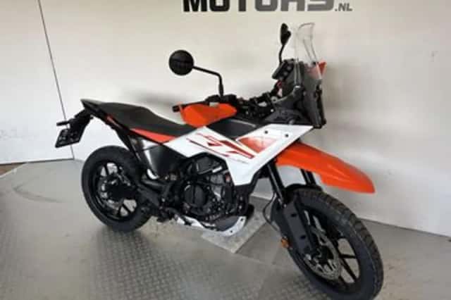 KTM 390 Adventure (2025) thumbnail 2