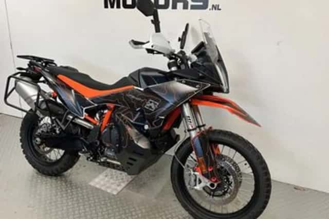 KTM 890 Adventure (2024) thumbnail 3
