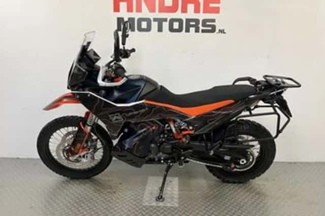 KTM 890 Adventure (2024) thumbnail 4