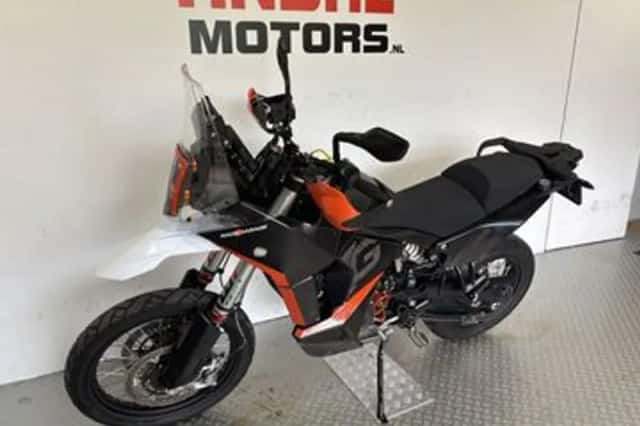 KTM 890 Adventure (2021) thumbnail 3