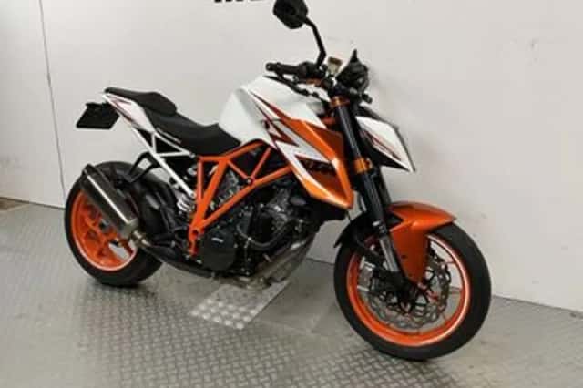 KTM 1290 Superduke R (2016) thumbnail 2