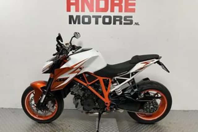 KTM 1290 Superduke R (2016) thumbnail 4