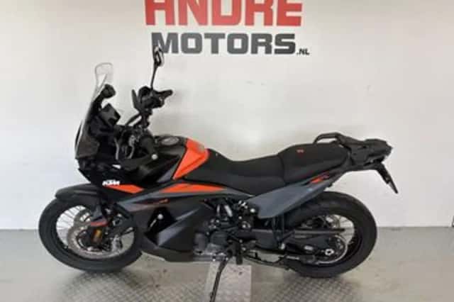 KTM 890 Adventure (2024) thumbnail 4