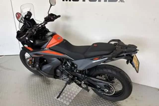 KTM 890 Adventure (2024) thumbnail 6