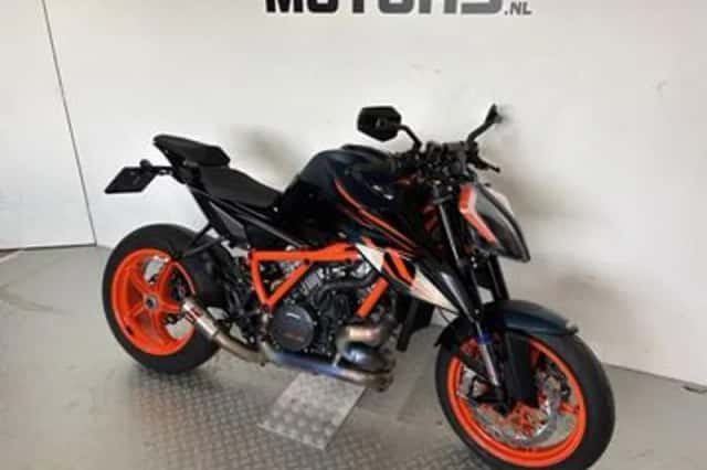 KTM 1290 Super Duke (2022) thumbnail 2