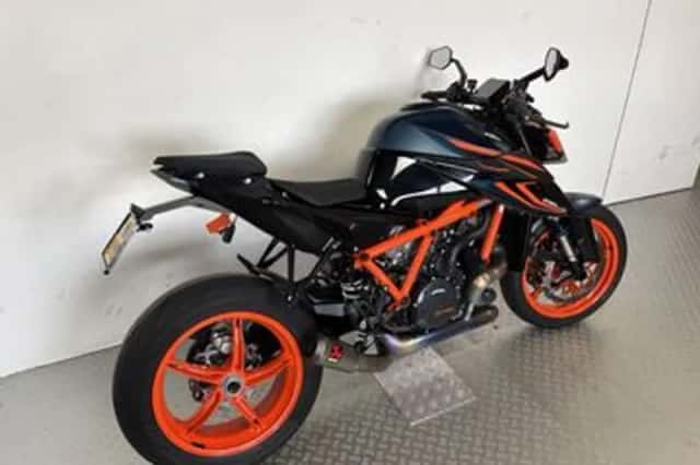 KTM 1290 Super Duke (2022) thumbnail 3