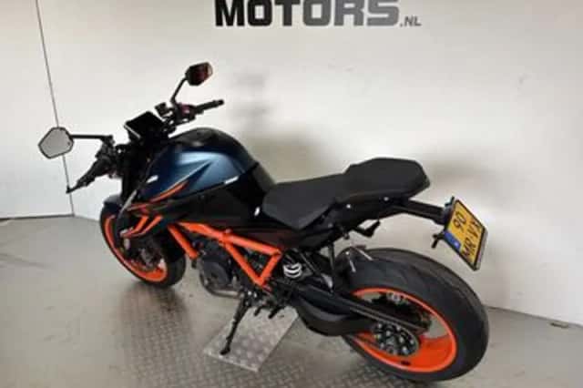 KTM 1290 Super Duke (2022) thumbnail 4