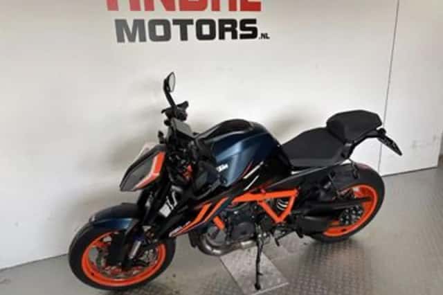 KTM 1290 Super Duke (2022) thumbnail 5