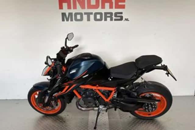 KTM 1290 Super Duke (2022) thumbnail 6