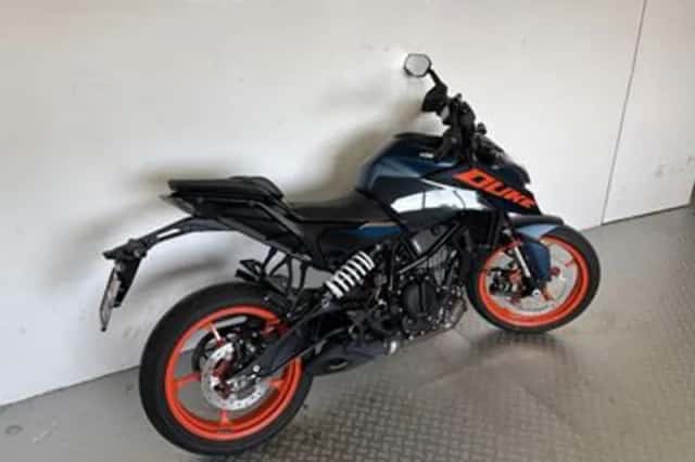 KTM 125 Duke (2024) thumbnail 3