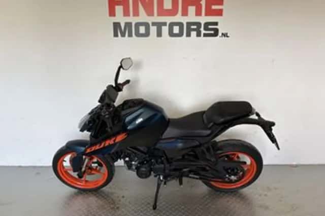 KTM 125 Duke (2024) thumbnail 4