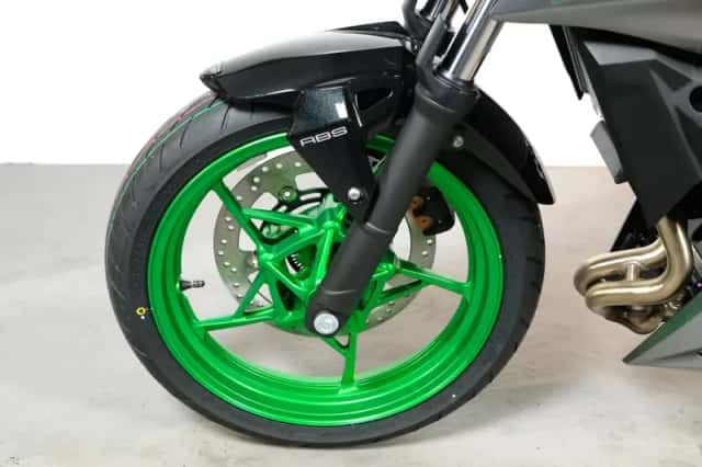 Kawasaki Z 500 SE (2026) thumbnail 6