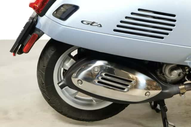 Vespa GTS 300 (2022) thumbnail 6