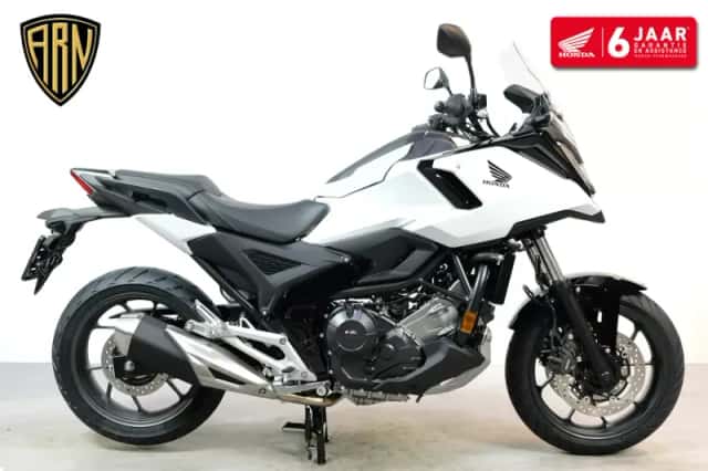 Honda NC750X (2026) thumbnail 1