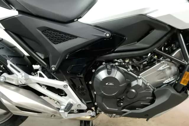 Honda NC750X (2026) thumbnail 5