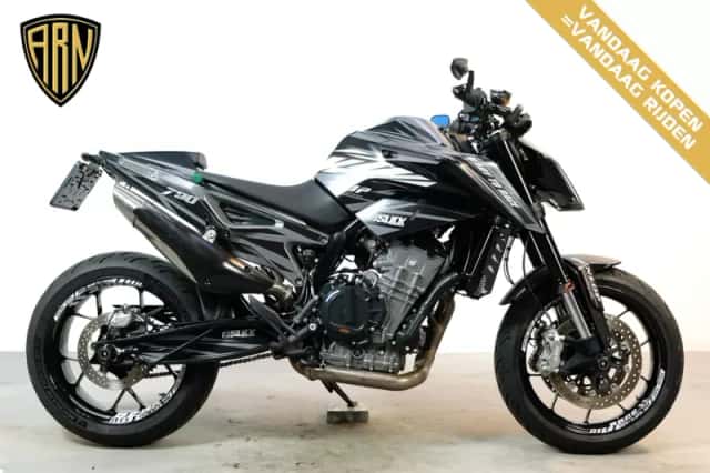 KTM 790 Duke (2019) thumbnail 1