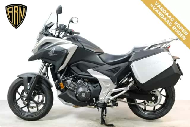 Honda NC750X (2022) thumbnail 3