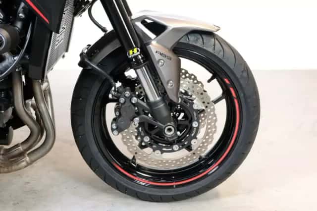 Kawasaki Z900 (2023) thumbnail 4