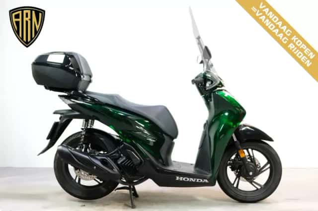Honda SH 150i (2025) thumbnail 1