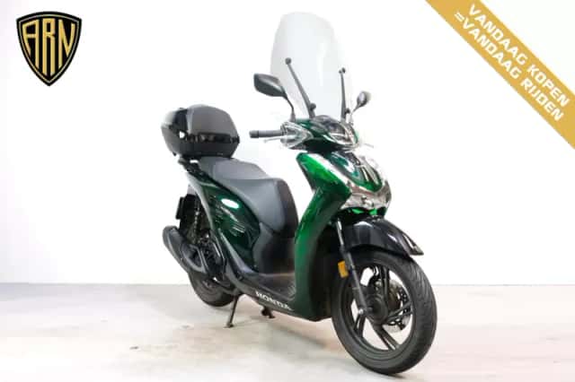 Honda SH 150i (2025) thumbnail 2
