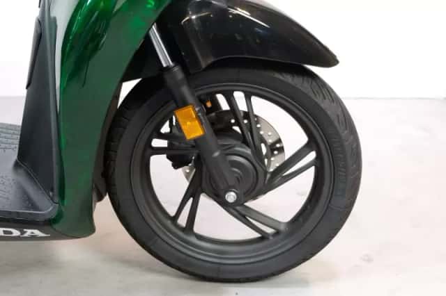 Honda SH 150i (2025) thumbnail 4