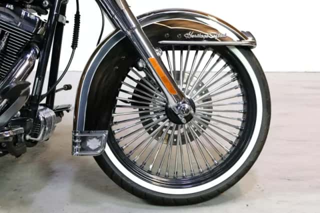 Harley-Davidson Heritage Softail (2004) thumbnail 4