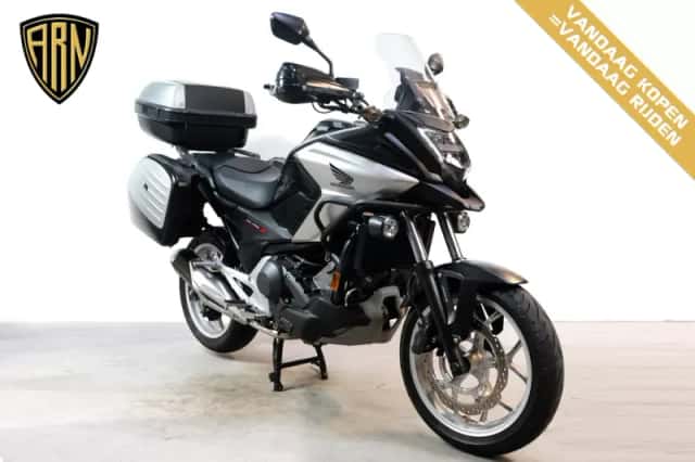 Honda NC750X (2017) thumbnail 2