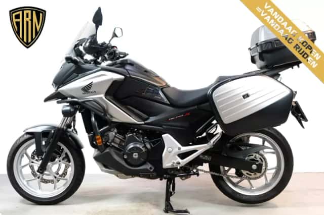 Honda NC750X (2017) thumbnail 3