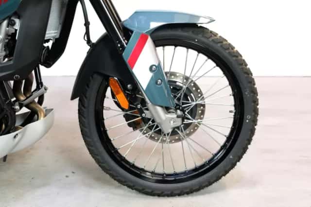 Kawasaki KLE 500 (2026) thumbnail 4