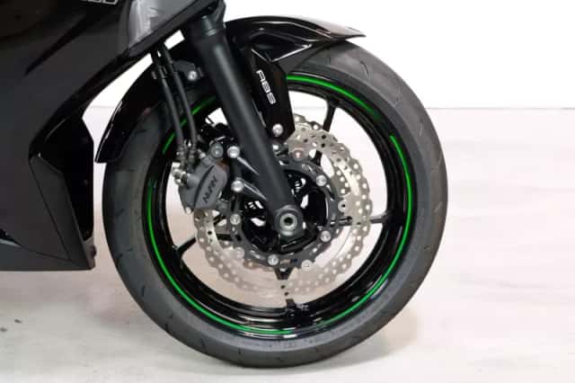 Kawasaki Ninja 650 (2025) thumbnail 4