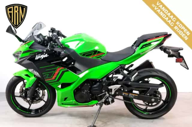 Kawasaki Ninja 400 (2023) thumbnail 3