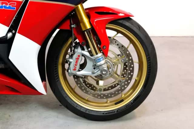 Honda CBR 1000RR SP (2014) thumbnail 4